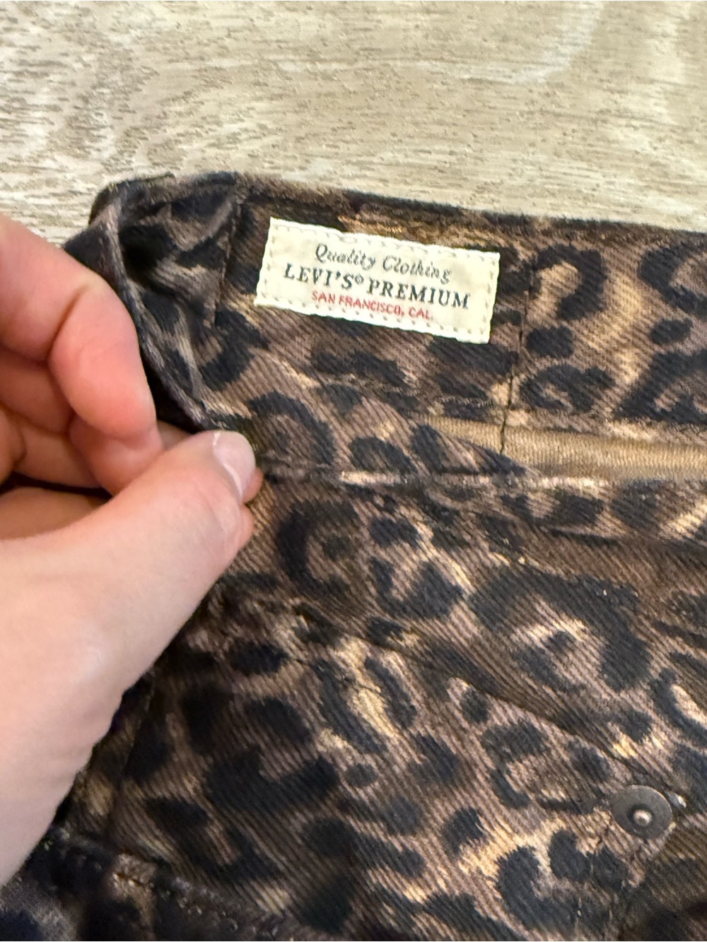 Levi’s Leopard Baggy Dad Jeans - Picture 5 of 8